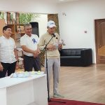 Асқарым бар, ең биік әке деген…