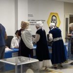 Ақ жаулықты әжелер дауыс берді
