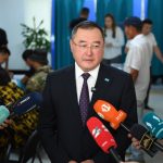 Аким Алматинской области Марат Султангазиев проголосовал на выборах депутатов в Курултай