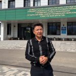 ИЗВЕСТНЫЙ ТЕЛЕВЕДУЩИЙ КАЗБЕК КАСЫМ 23 АВГУСТА ПРОГОЛОСОВАЛ НА ВЫБОРАХ В КУРУЛТАЙ И СДЕЛАЛ СВОЙ ВЫБОР