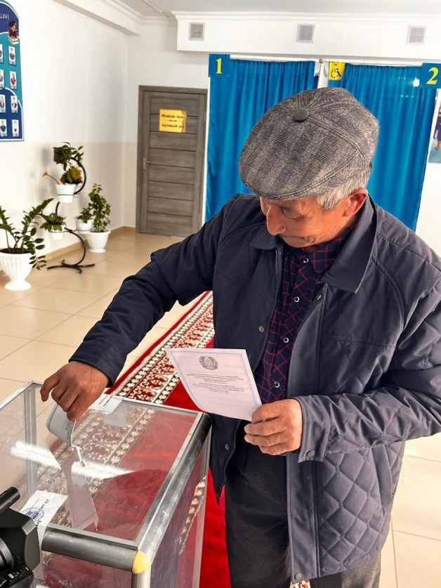 Миллионер из Жетiсу проголосовал на выборах