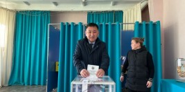 Аким Қонаева отдал свой голос на выборах депутатов Мажилиса и маслихатов