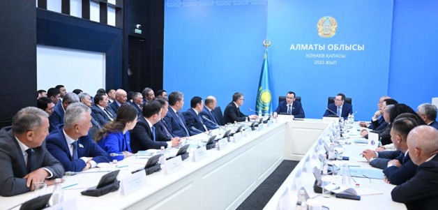 Сенат Төрағасы Алматы облысының  мәслихат депутаттарымен кездесті