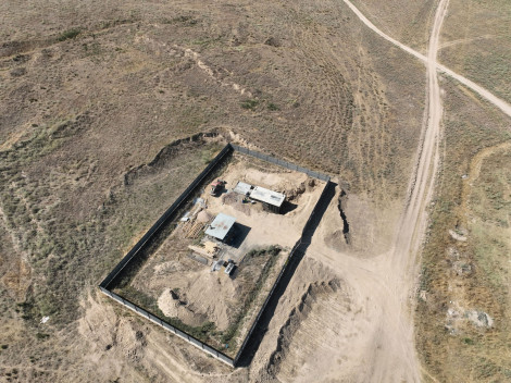 Мал қорымы салынуда