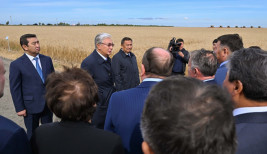 Президент Ақмола облысындағы ауыл шаруашылығы кәсіпорындарының жетекшілерімен саланың жай-күйі, шаруалардың жетістіктері, сондай-ақ қордаланған мәселелері жөнінде әңгімелесті