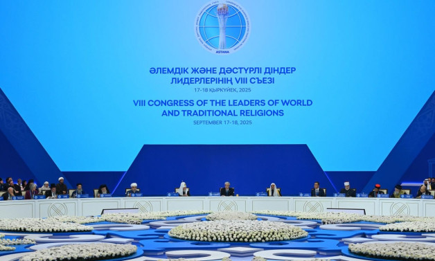 Касым-Жомарт Токаев обратил внимание на то, что территория Казахстана исторически была перекрестком культур и местом взаимообогащения разных цивилизаций