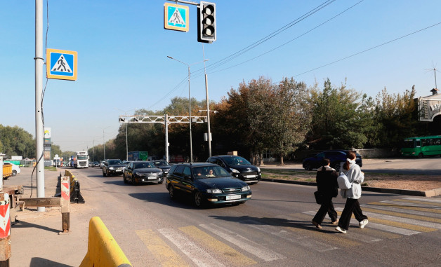 Күре жолдағы көлік кептелісі үшін бағдаршам орнатылады