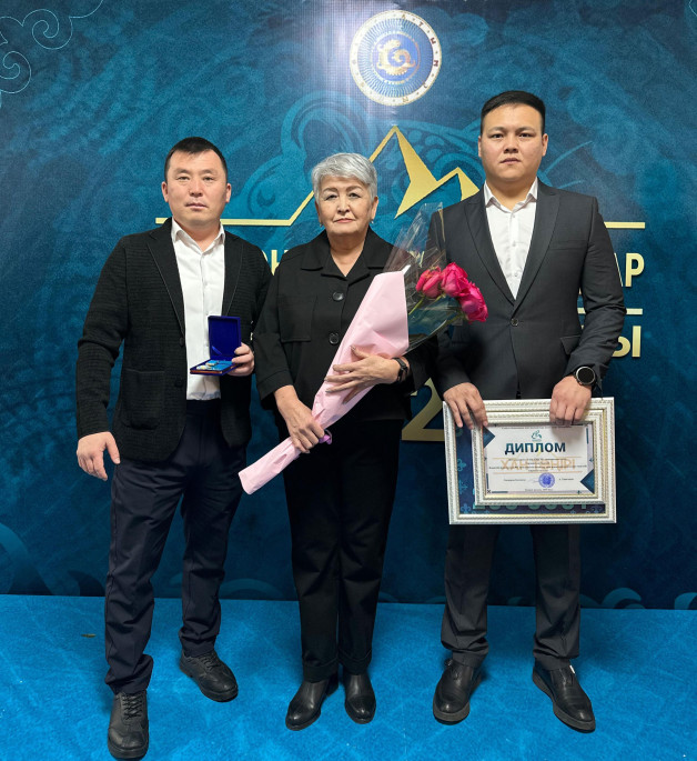 Алғыс арқалап, жүлделі орыннан көрінді