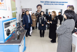 Заңды жұмысқа орналасып, тұрақты табыс табады