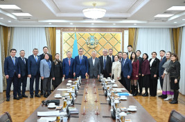 САЯСИ ЖАҢҒЫРУ ЖӘНЕ ЖАҢА КОНСТИТУЦИЯЛЫҚ МОДЕЛЬ: СЕНАТТА «ҰЛТТЫҚ МҮДДЕ» ДИАЛОГ АЛАҢЫНЫҢ ОТЫРЫСЫ ӨТТІ