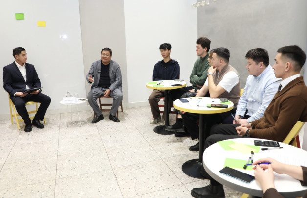 Алматылық жастар жаңа Конституция жобасын қолдады