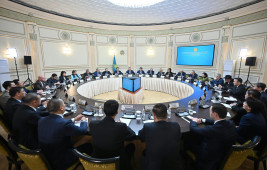 Мәулен Әшімбаев: Конституция бойынша референдум – саяси жүйені демократияландыру жолындағы маңызды қадам