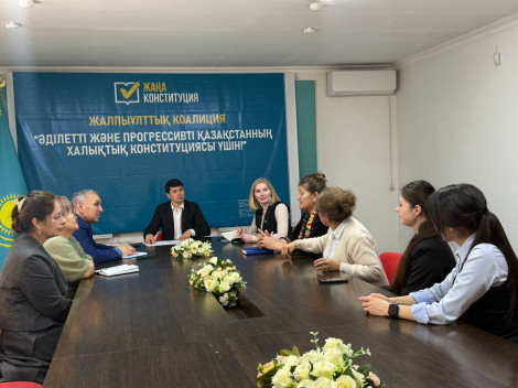 Коалиция өкілдері «Қоғамдық келісім және даму орталығы» ұжымымен жүздесті