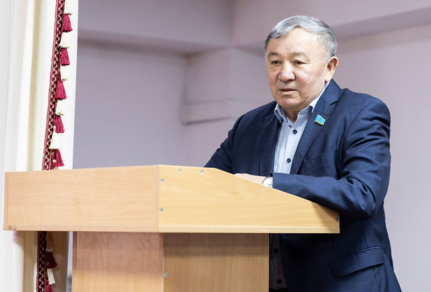 Сенаторы встретились с жителями округа Жибек жолы