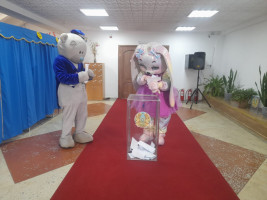 Среди первых голосующих — аниматоры