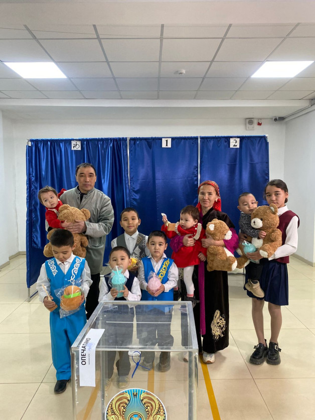 «ХОЧУ, ЧТОБЫ МОИ ДЕТИ БЫЛИ СЧАСТЛИВЫ»: МАТЬ ТРОЙНИ ПРОГОЛОСОВАЛА