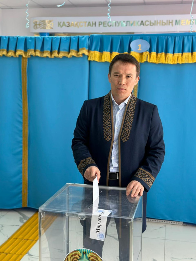 Бейжің-2008 Олимпиадасының күміс жүлдегері Нұрбақыт Теңізбаев дауыс берді