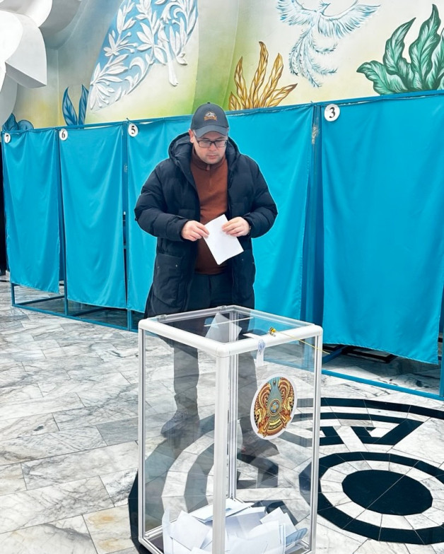 Председатель Общественного совета Алматинской области принял участие в референдуме и сделал свой выбор.