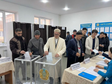 Азаматтық белсенділік пен дәстүр үйлесімі референдум күні көрінді