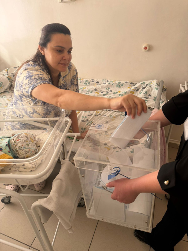 Алматы облысында босанған және жүкті әйелдер жабық сайлау учаскелерінде дауыс берді