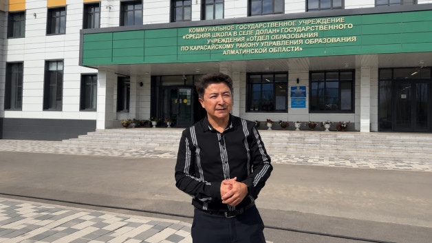 ИЗВЕСТНЫЙ ТЕЛЕВЕДУЩИЙ КАЗБЕК КАСЫМ 23 АВГУСТА ПРОГОЛОСОВАЛ НА ВЫБОРАХ В КУРУЛТАЙ И СДЕЛАЛ СВОЙ ВЫБОР