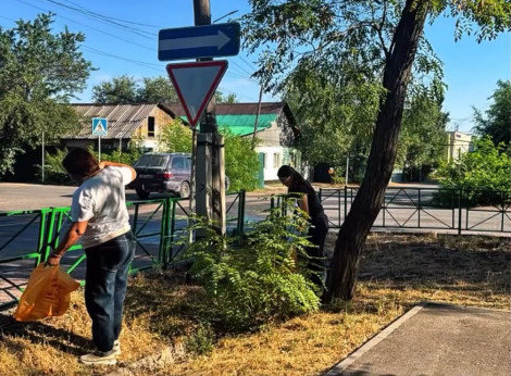 Акция аясында қала көшелері тазартылды